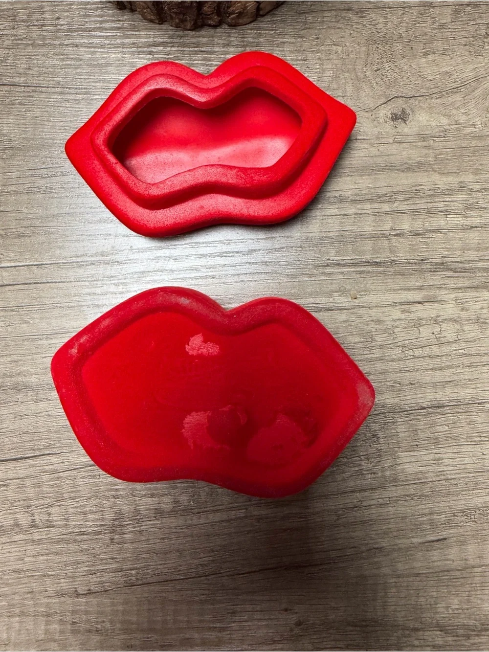 Red Lip-Shaped Velvet Makeup Case - Women Makeup